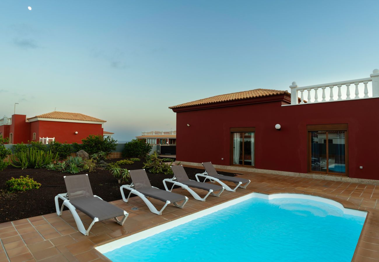 Villa en Costa de Antigua - Villa Skawi - Cliffside Retreat